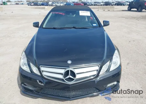 2011 Mercedes-Benz E 550 z USA, uszkodzony, nr VIN WDDKK7CF9BF064426
